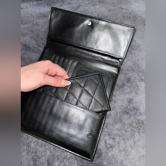Chanel Vintage Black and White Quilted Wallet Luxurious Design - Picture 15 of 16